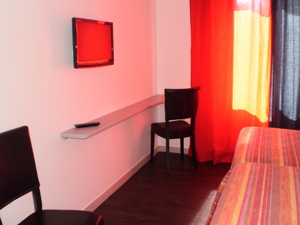 Hotel L Ander Сен-Флур Номер фото